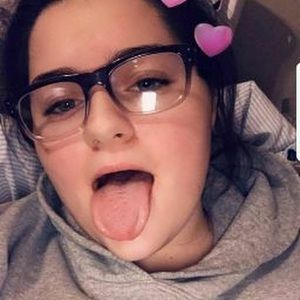 Meet your Posher, Becka